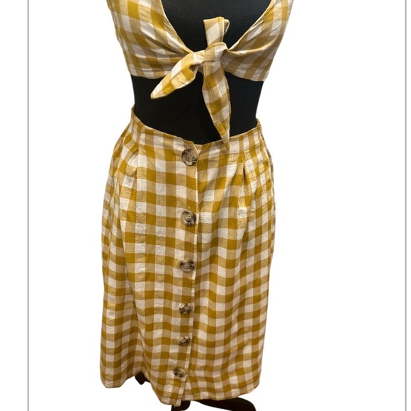 Classic fashion yellow and white checkered 2 piece skirt set, size M. - Picture 6 of 8